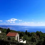 Nyaraló Kuca Draga - Nono