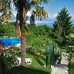 Nyaraló Kuca Draga - Nono