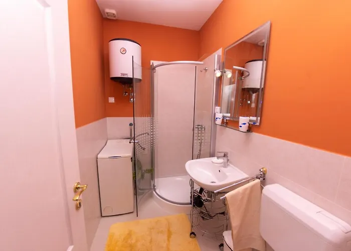 Nyaraló Kuca Draga - Nono